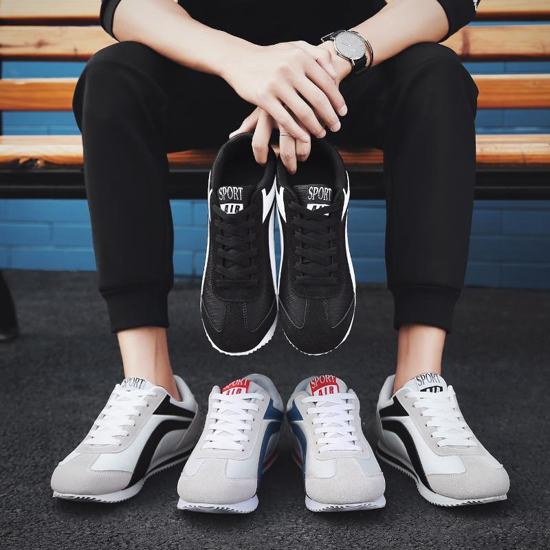 Retro men's athletic shoes, comfortable & lightweight for active lifestyles.
