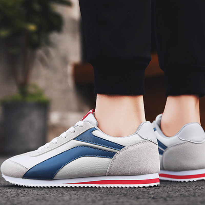 Everyday wear men's retro sneakers, highly comfortable and lightweight.