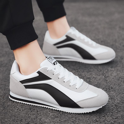 Stylish men's black retro shoes, versatile casual footwear for any outfit.