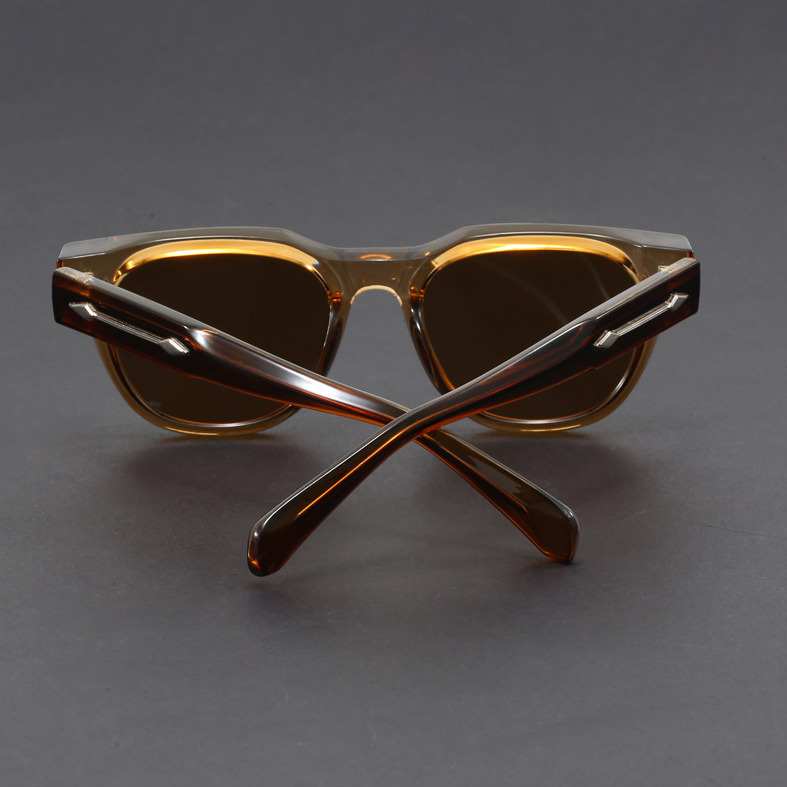 Vintage men's square polarized sunglasses. Essential UV400 protection & glare reduction for outdoor wear.