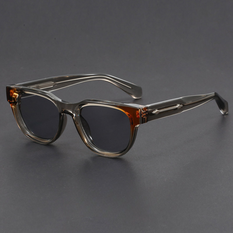Polarized men's square sunglasses. Retro style offers UV400 protection and clear, comfortable vision.