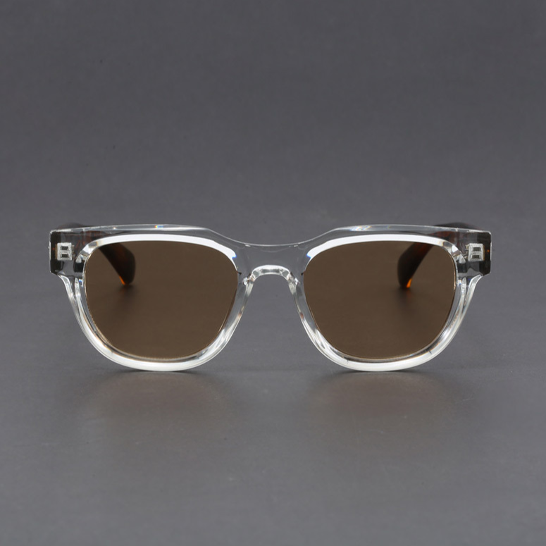 High-quality men's square polarized sunglasses. Retro design for ultimate UV400 protection and sleek style.
