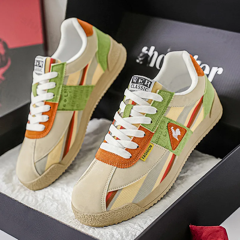 Comfortable men's fashion sneakers, retro design with a grooved sole for dynamic street style.