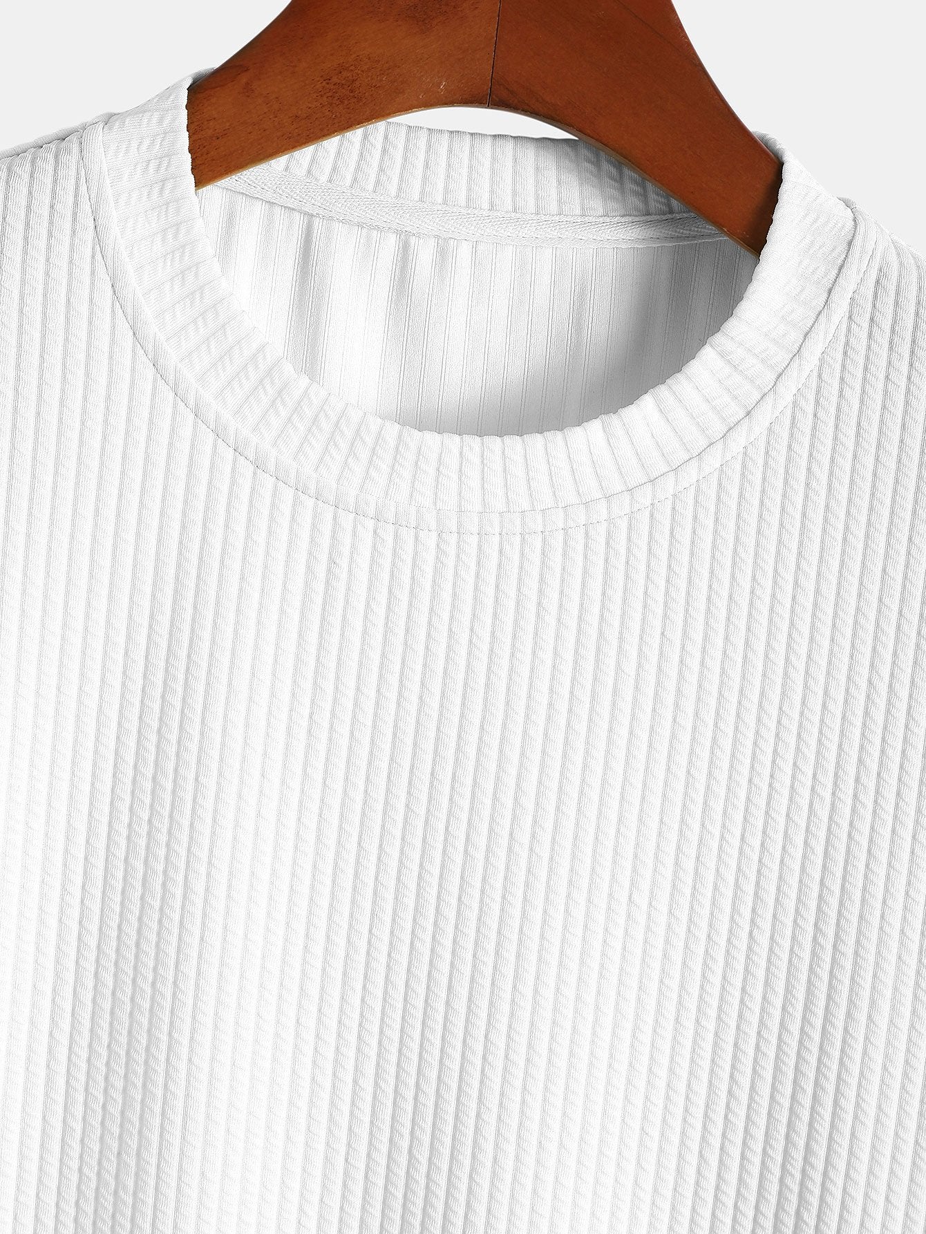 Fitted men's ribbed t-shirt in an athletic muscle fit, ideal for casual fashion.