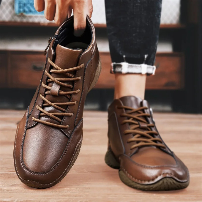 Men's Rover Ankle Boots in black, offering stylish comfort & rugged design for daily wear.