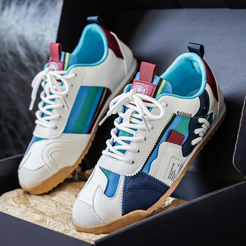 Rugged men's sneakers, inspired by climbing shoes for enhanced durability and comfort.