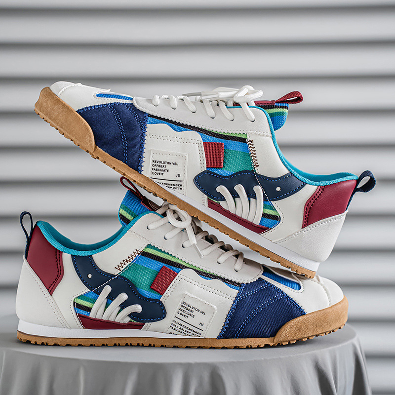 Modern men's utility sneakers with a stylish, adventure-ready aesthetic for the city.