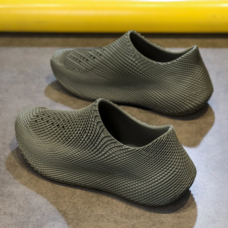 Lightweight men's seamless all-terrain running shoes, great for trail running & outdoor athletic footwear.