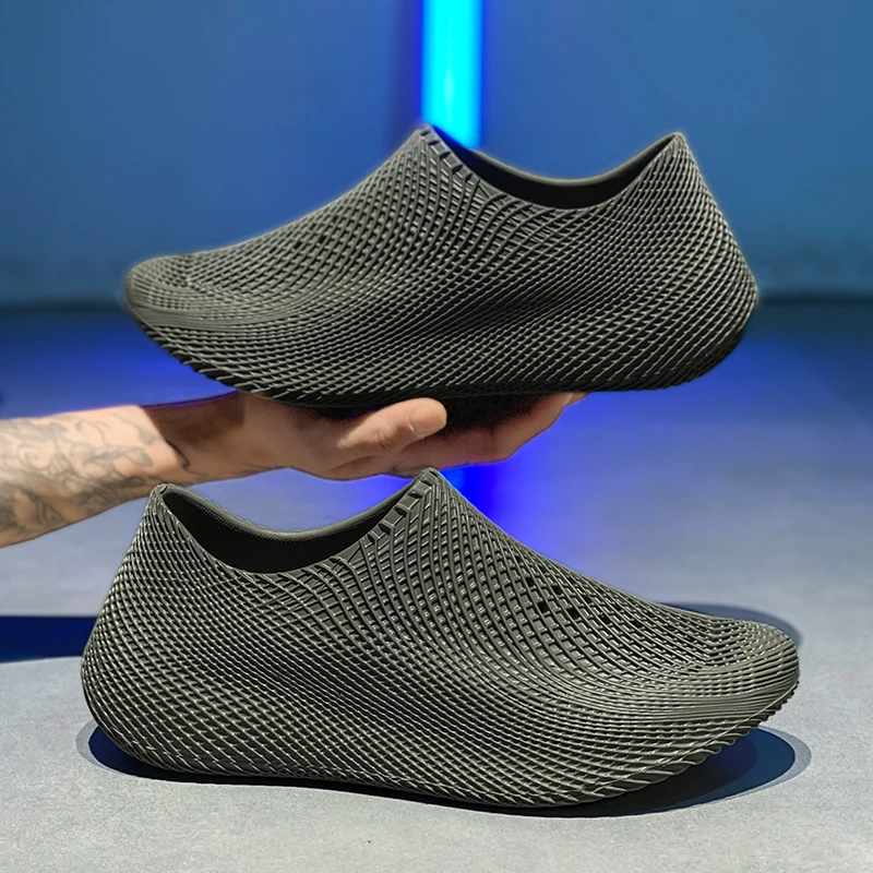 Durable men's seamless all-terrain running shoes, built for rugged trails & intense outdoor adventure.