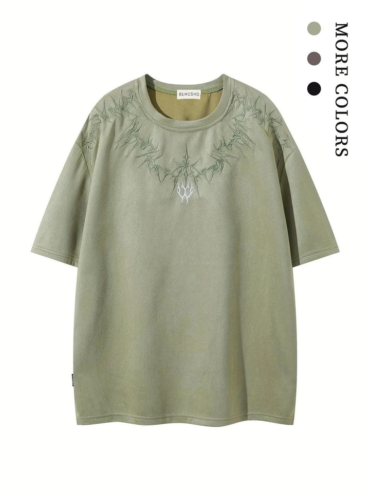 Versatile men's oversized tee for modern street style. Relaxed fit, comfortable for everyday wear.