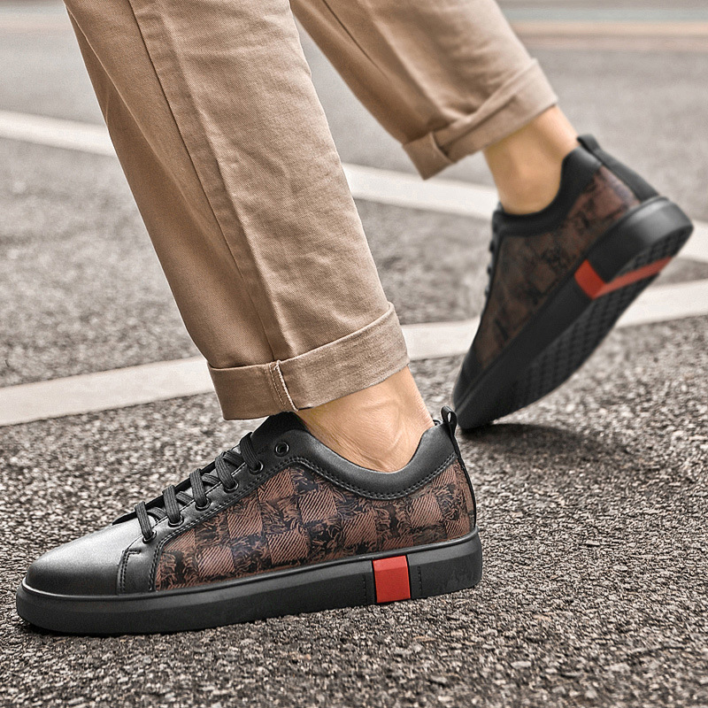 Versatile men's casual sneakers, perfect for street style, walking, and everyday ultimate comfort.