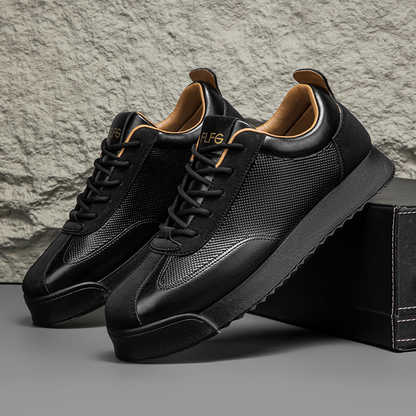 Men's everyday black sneakers, designed for ultimate comfort and style.