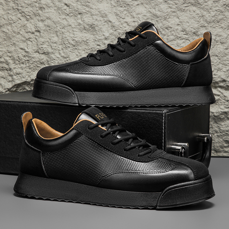 Stylish men's brown casual shoes, perfect for any occasion.