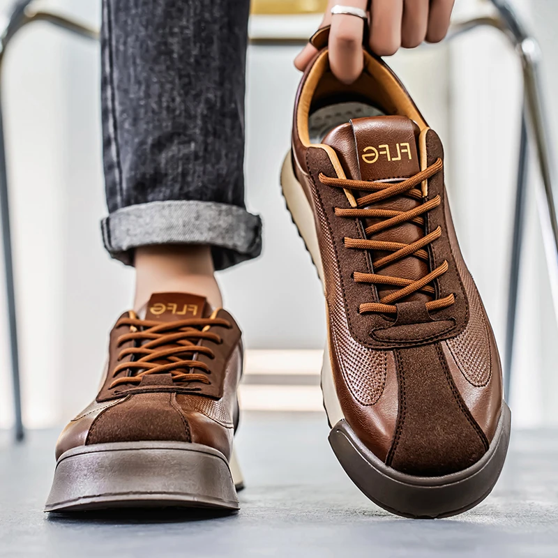 Comfortable black men's sneakers, perfect for daily wear and walks.
