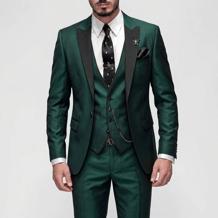 Stylish men's 3-piece slim-fit suit, great for wedding guests, proms, or formal business meetings.