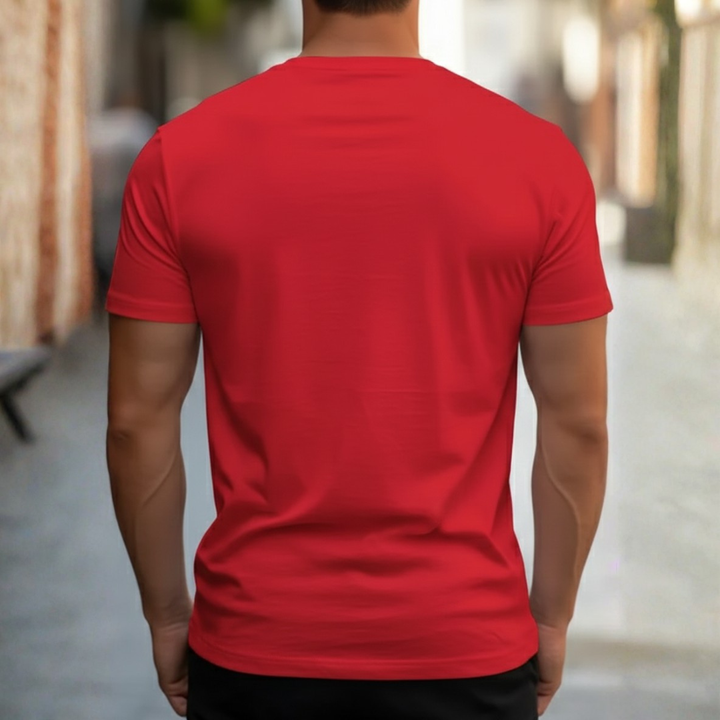 Stylish men's short sleeve crew neck t-shirt, slim fit for modern summer fashion.