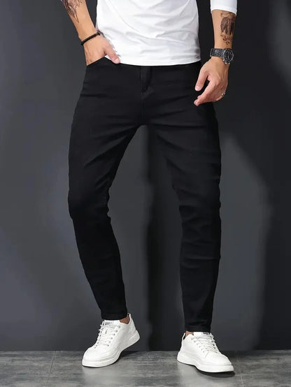 Comfortable & flexible men's slim fit jeans, modern design perfect for active everyday wear. Casual pants.