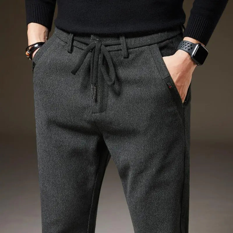 Versatile men's slim fit pants, perfect for casual fashion & all-day comfort. Stylish & modern look.