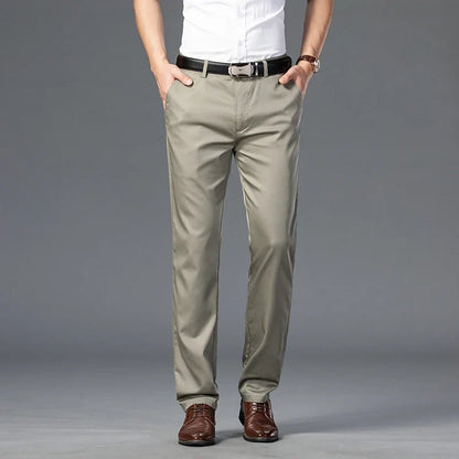 Stylish slim fit men's trousers in stretch cotton, combining comfort with a smart, modern aesthetic.