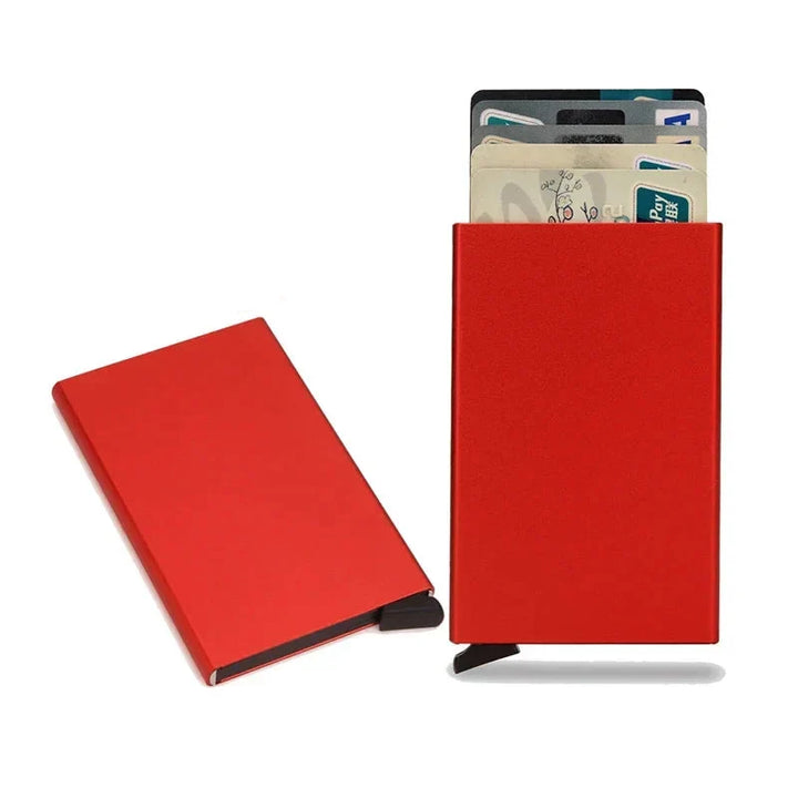 Innovative men's slim wallet: RFID metal credit card holder for maximum security.