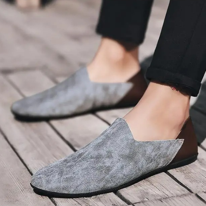 Plush men's slip-on loafers ensuring all-day comfort for casual and smart-casual looks.