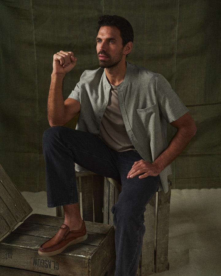 Casual men's Solaro shirt, short sleeves, warm weather top, relaxed fit for vacation.