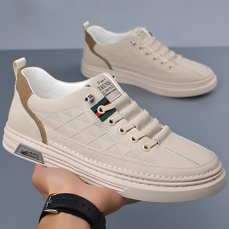 Comfortable Men's Sonnet walking shoes with a modern, supportive design.