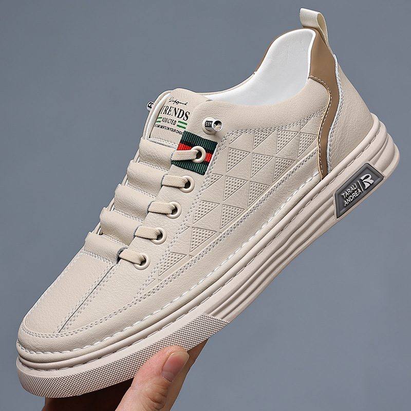 Versatile Men's Sonnet casual sneakers, great for everyday wear & long walks.