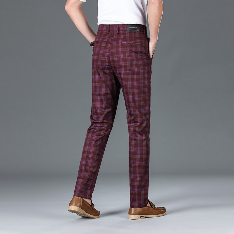Comfortable & stylish men's check trousers, tailored for modern sophistication.