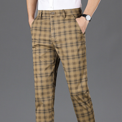 Casual yet sophisticated men's plaid trousers, a versatile modern fashion choice.