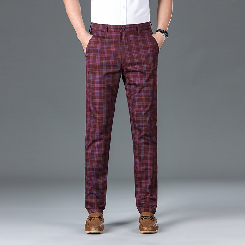 High-quality men's plaid pants, a sophisticated addition to a modern wardrobe.