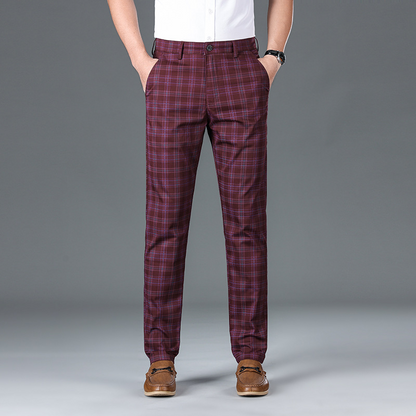 High-quality men's plaid pants, a sophisticated addition to a modern wardrobe.