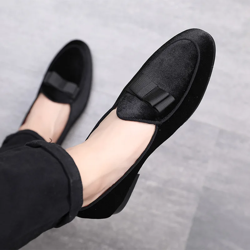 Refined men's almond-toe slip-on loafers with elegant bow, ideal formal dress shoes for sophisticated special occasions.