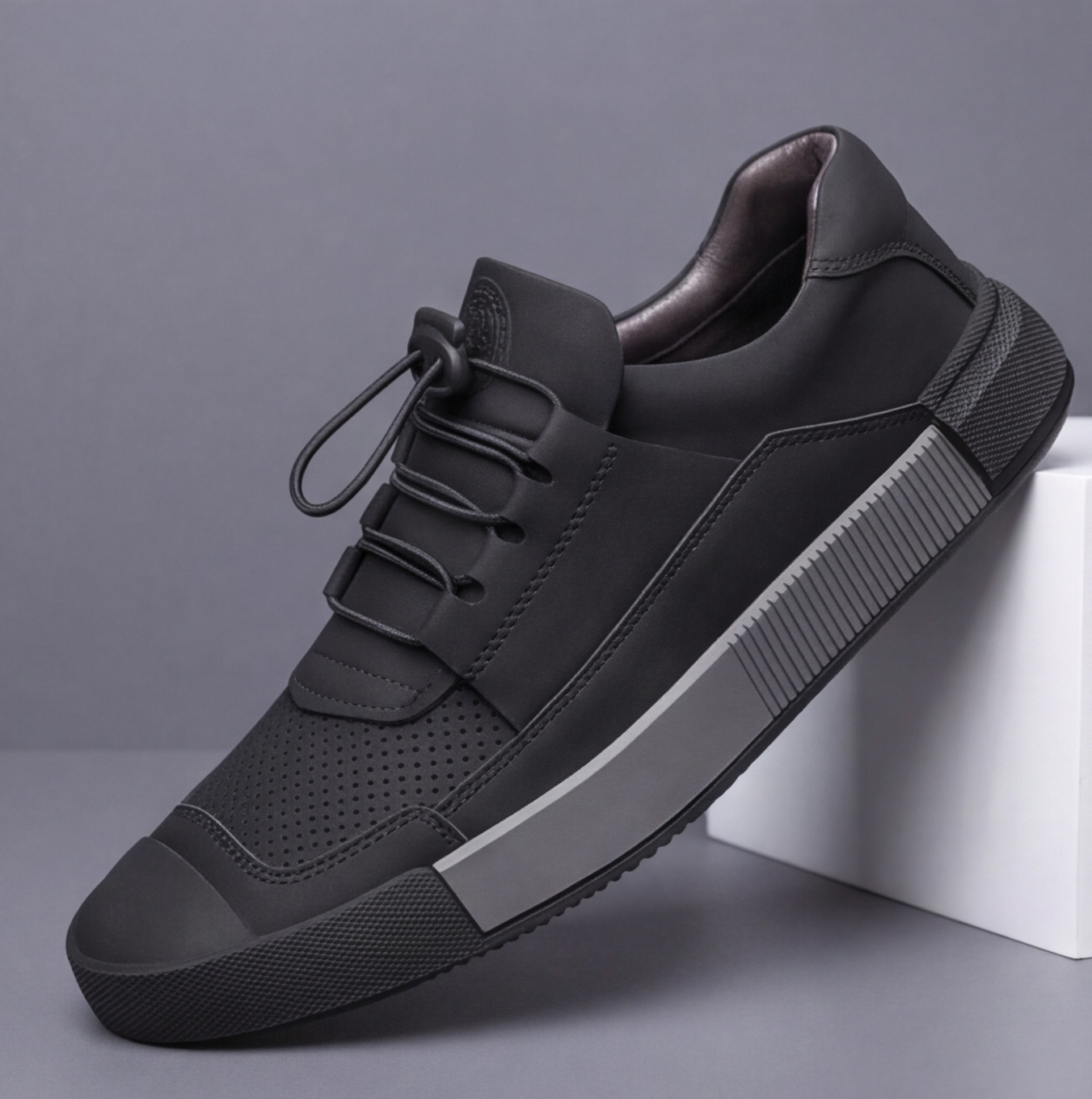 Lightweight men's Sterling sneakers for all-day comfort, versatile everyday walking shoes.