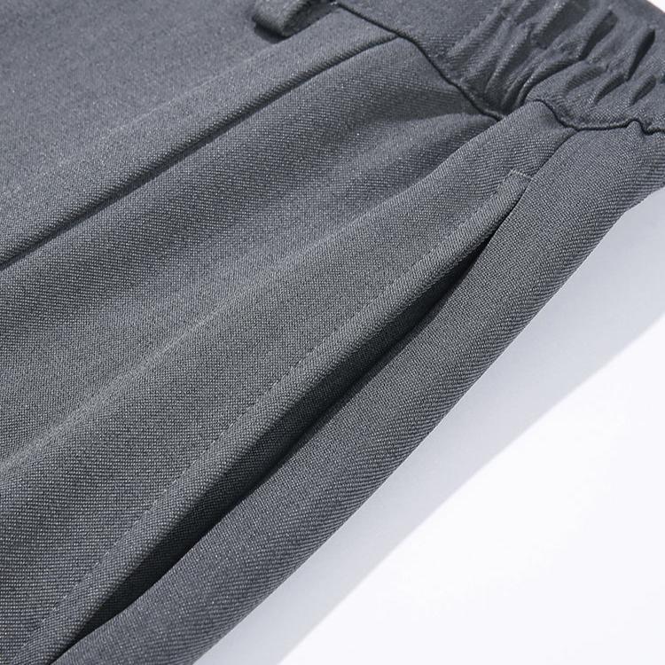 Elegant men's pleated work trousers, relaxed fit, ultimate comfort, timeless style.