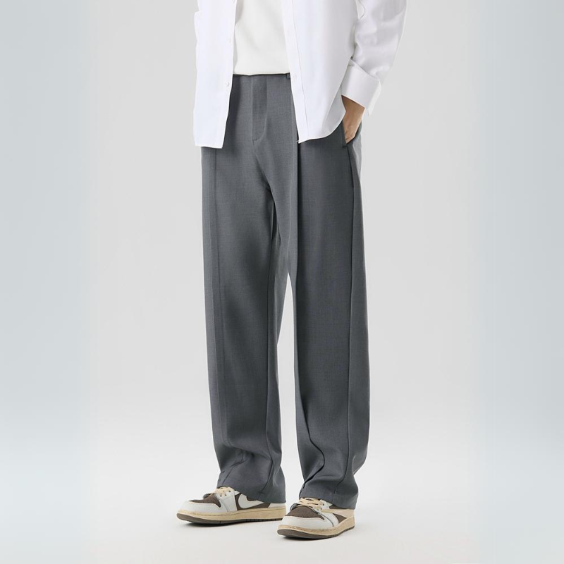 Stylish men's pleated trousers, ultimate comfort, perfect for business or special occasions.