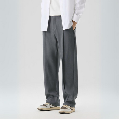 Stylish men's pleated trousers, ultimate comfort, perfect for business or special occasions.