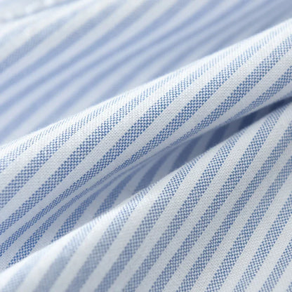 Stylish men's striped long-sleeve button-up shirt. Casual & smart casual top, lightweight & effortless fashion.