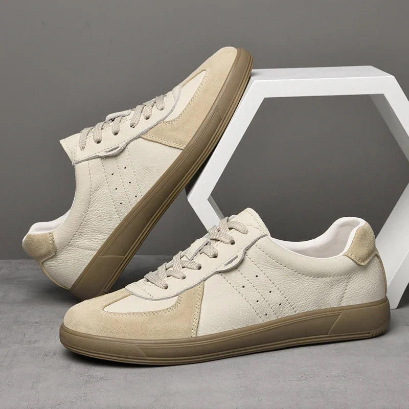 Khaki men's casual sneakers, perfect for comfortable everyday walking and versatile styling.