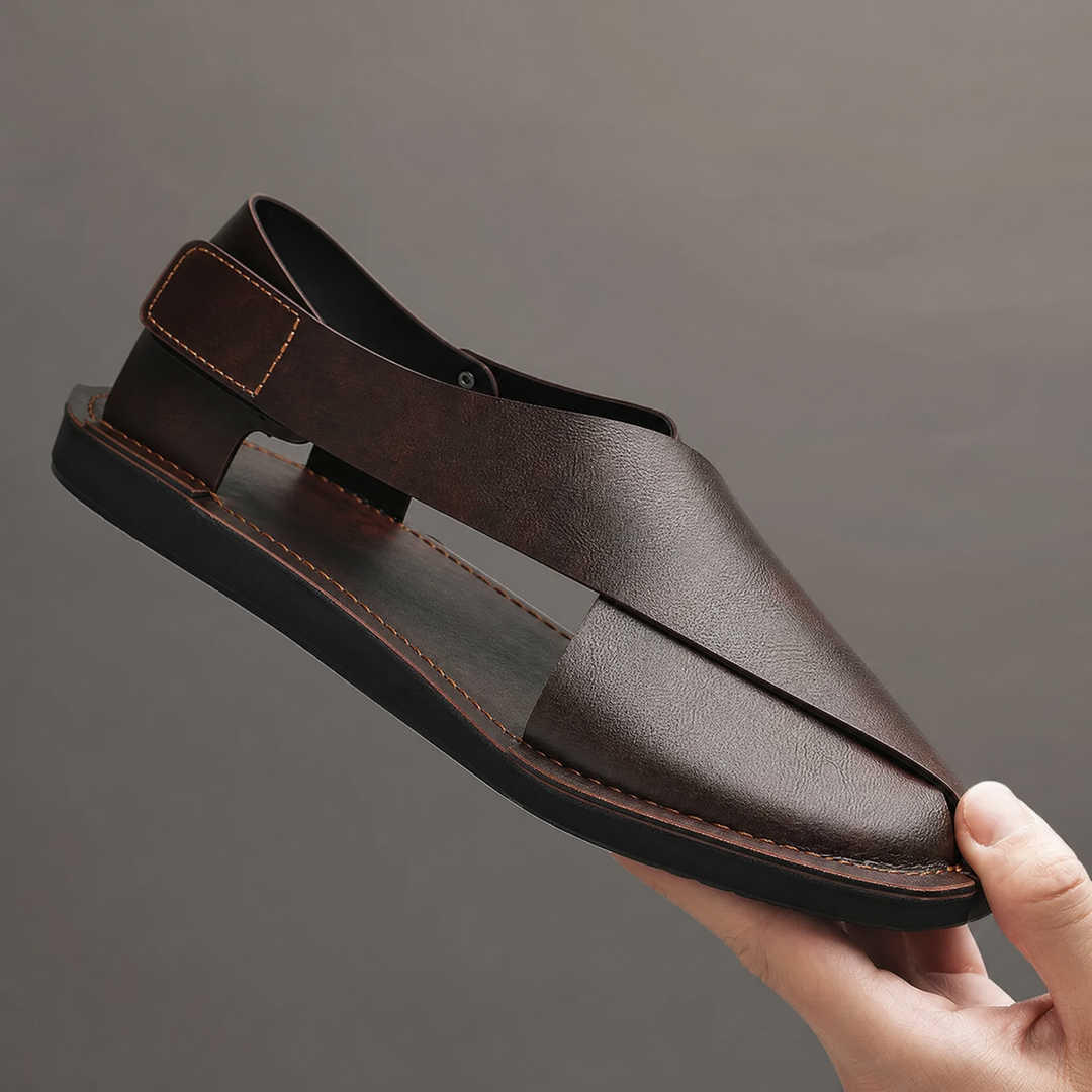 Men's comfortable casual sandals with an open toe design, ideal for everyday summer fashion.