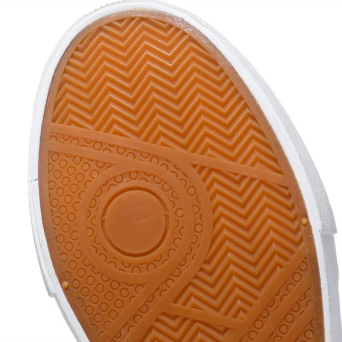 Modern men's stylish black casual sneakers, comfortable & fashionable everyday footwear for urban style.