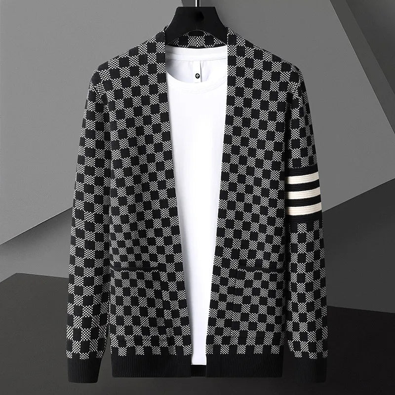 Men's comfortable checkered cardigan. Features an open front and modern striped long sleeves for everyday wear.