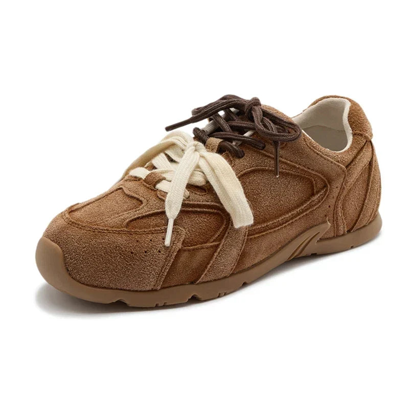 Versatile men's casual sneakers, perfect for everyday wear, featuring a stylish double lace design.