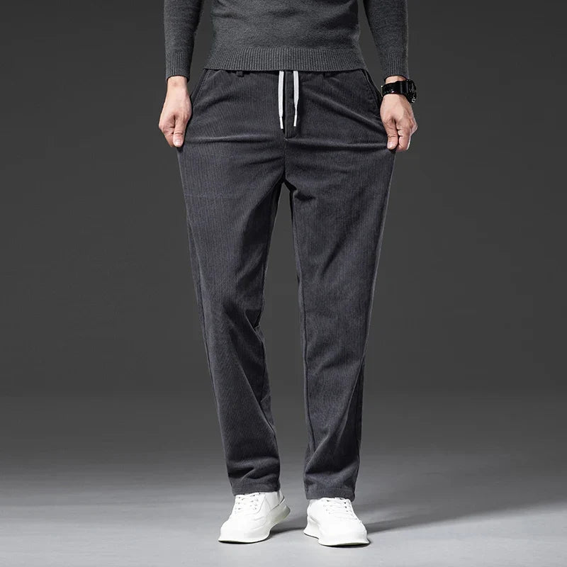 High-quality men's corduroy pants with stretch and a flexible waistband, blending style with superior comfort.