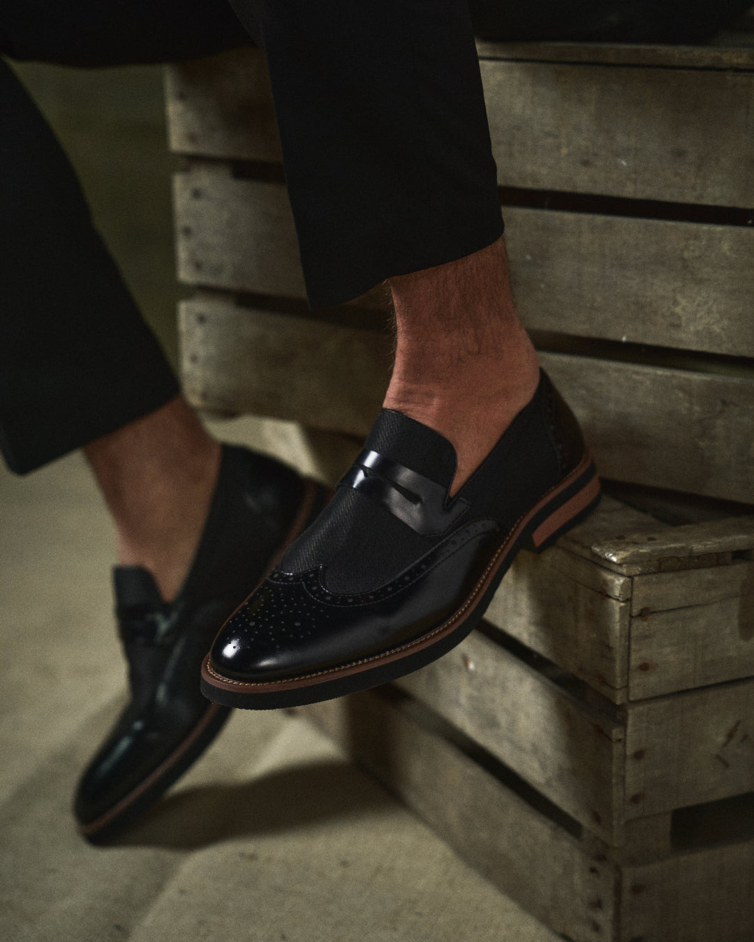 Versatile men's loafers, perfect slip-on shoes for both dress & casual occasions.