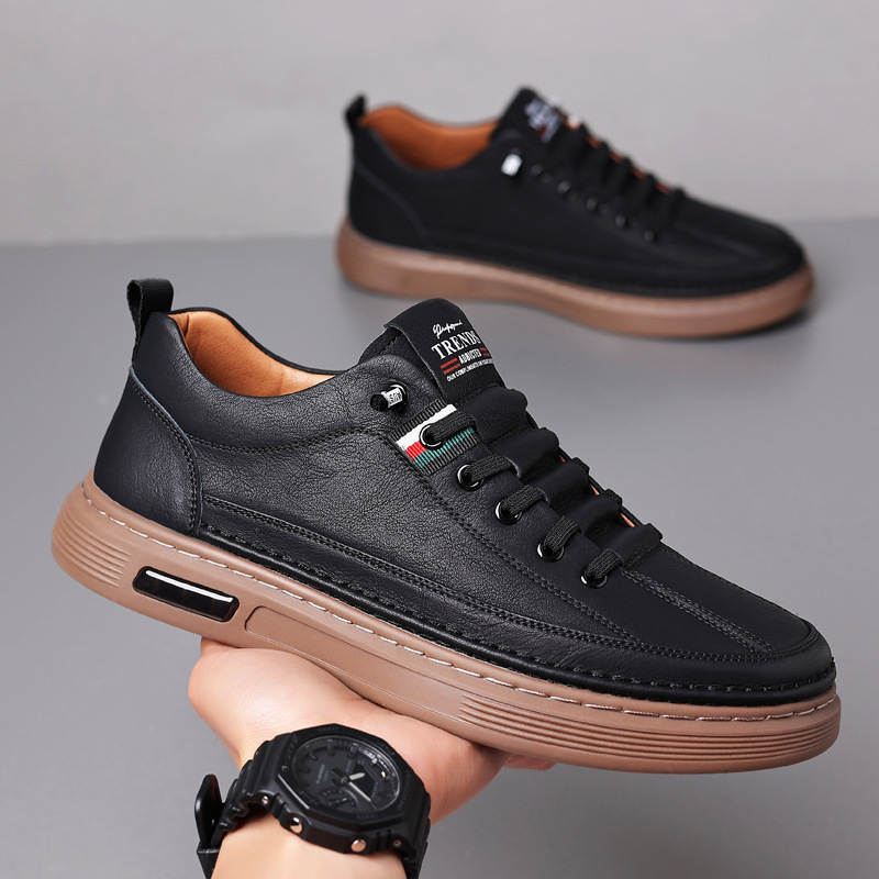 Fashionable men's low-top sneakers, designed for comfort and durability, ideal for casual and versatile outfits.