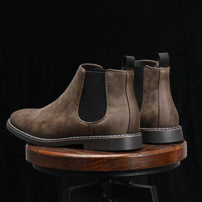 Comfortable men's slip-on Chelsea boots, ideal for casual and dressy outfits, designed for daily wear.
