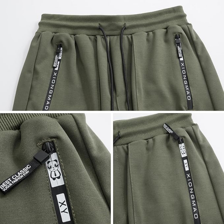 Athletic men's tactical trousers, featuring multiple cargo pockets for a functional & stylish streetwear look.