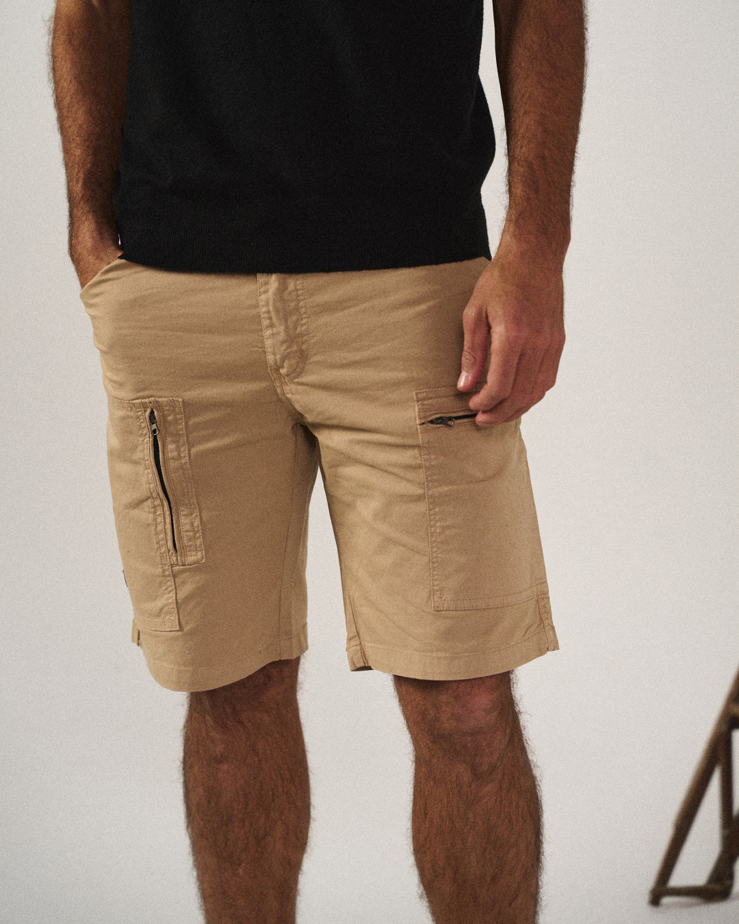 Men's casual cargo shorts, featuring convenient zipper pockets and a flattering tailored fit. Summer ready.