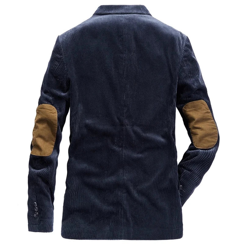 Brown men's tailored jacket. Casual outerwear, perfect for stylish everyday wear. Modern fit fashion.